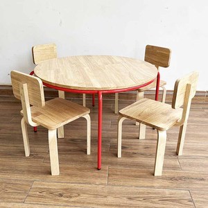 Ensemble table ronde et 4 chaises en bois massif de style scandinave KGD024 pour usage en maternelle, atelier, salle de bain, chambre, école, gymnase - Product Image 3