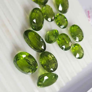 Peridoto Verde Natural Facetado, Piedras Preciosas Exclusivas, Compre al por Mayor en Línea al Mejor Precio de Fábrica - Product Image 1