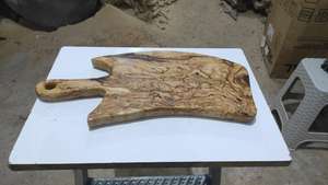 Planche à découper rectangulaire en bois d'acacia avec poignée - Product Image 4