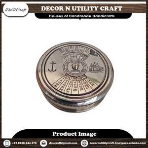 Embrassez la tradition avec notre boussole nautique vintage en laiton plaqué or, ornement rond personnalisé antique pour offrir en cadeau - Product Image 4