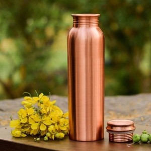 Botella de Agua Ayurvédica de Cobre con Acabado Liso - Product Image 1