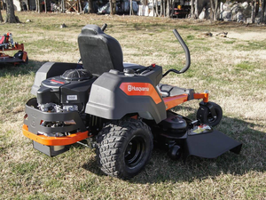 Cortadora de Césped Husqvarna Z254F Edición Especial de 54 Pulgadas con Giro Cero, Motor Kawasaki V-Twin de 23 HP, con Arañazos y Abolladuras, en Venta - Product Image 5