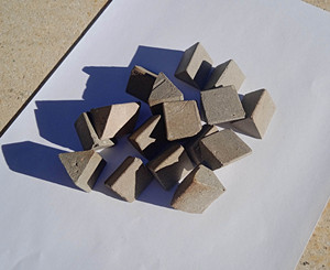 Desbarbado de cerámica de 35x30x30mm, herramienta de pulido para limpieza y pulido, molienda de desoxidación de piezas de trabajo de metal duro - Product Image 4
