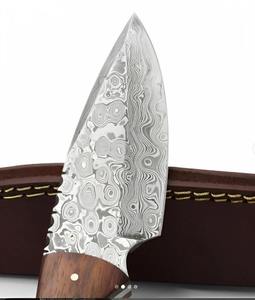 มีดสกินเนอร์เหล็กดามัสกัสทำด้วยมือพร้อมปลอกหนัง OEM รองรับฮอร์นและที่จับไม้กุหลาบ - Product Image 3