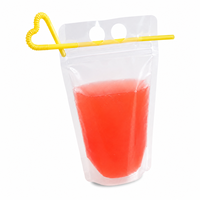 Pochettes souples personnalisées imprimées en PE avec bec verseur 150ml 200ml, sachets d'emballage liquide verticaux pour jus et boissons