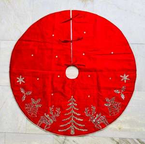 Jupe de sapin de Noël chic avec un drapé élégant conçu pour cacher la base de l'arbre améliorant magnifiquement le décor de vacances avec style - Product Image 1