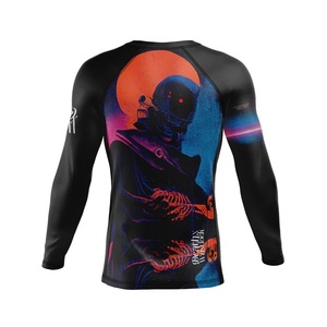 Rashguard pour homme à manches courtes UPF50 Couture plate pour le confort et la durabilité Respirant Évacuation de l'humidité Fabriqué au Pakistan - Product Image 2