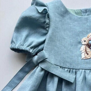 Vestido de lino suave bordado a mano para niñas, estilo informal para el primer cumpleaños de niños pequeños, OEM hecho en Vietnam - Product Image 5