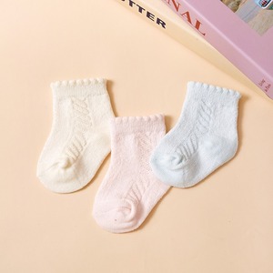 Venta al por mayor de calcetines con borde festoneado para bebés, calcetines de punto de algodón suave para niños pequeños, conjunto de calcetines para niñas recién nacidas, proveedor de Vietnam de fábrica - Product Image 1
