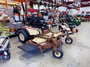 Cortacésped Comercial de Giro Cero Grasshopper 440 EFI de 72 Pulgadas 2026, 40HP Vanguard BIG BLOCK EFI, Cortacésped de Montaje Central Hidráulico - Product Image 4