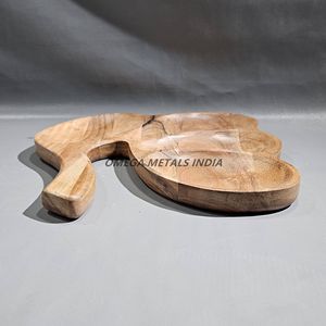 Bandeja de doble sección de madera de acacia hecha a mano con acabado rústico y agarre de cuero para aperitivos, frutas secas y uso en el comedor - Product Image 5