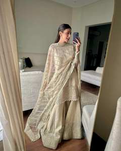 Vestido Sharara de Diseño Premium con Bordado Chinnon para Fiestas, Dupatta, Atuendo de Invierno para Ocasiones Especiales, Última Moda - Product Image 1