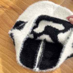 Gorro de punto de mohair jacquard sin puños Unisex con logotipo personalizado de alta calidad, gorro de invierno personalizado, gorros de mohair - Product Image 5