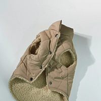 À la mode luxe mignon matelassé réversible velours gilet petits chiens solide motif vêtements pour animaux de compagnie fausse fourrure doublure Portable Cardigan