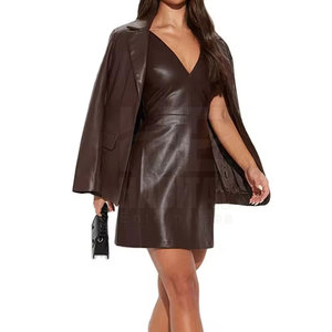 Robe en cuir tendance pour femme, coupe ajustée avec col rond, tenue décontractée moderne - Product Image 3