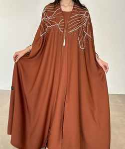 ชุดเดรสอาบายะห์มุสลิมสำหรับผู้หญิงชุดเดรสแม็กซี่ปักลายดอกไม้ยาวเต็มรูปแบบของอิสลามคอลเลกชั่นฮิญาบเดือนรอมฎอน - Product Image 1