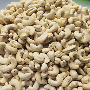 Noix de cajou du Vietnam de qualité supérieure W320, issues d'une exploitation durable, faible teneur en matières grasses, fraîches et brutes, choix privilégié des acheteurs internationaux - Product Image 1