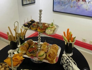 Base para Pastel de Metal Decorativa con Aspecto Premium, Agrega Sofisticación a Pasteles de Boda y Arreglos de Postres para Fiestas - Product Image 4