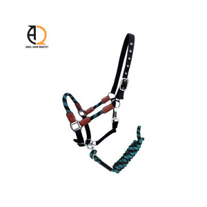 Licol pour cheval en nylon durable avec muserolle rembourrée et quincaillerie personnalisée, cuir confortable et résistant pour un usage quotidien - Product Image 2
