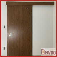 Porte coulissante moderne en WPC, double porte avec surface finie, étanche, ouverture manuelle pour hôpital, salle de bain, chambre à coucher