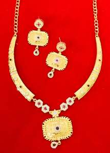 24K chapado en oro Dubai Vintage moda joyería collar conjunto pendientes brazaletes peines broches Material de cobre para EE. UU. - Product Image 4