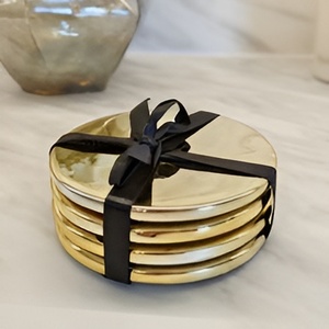 Posavasos de metal de latón redondo personalizado excelente éxito de ventas estilo elegante moderno conjunto para bebidas ecológico - Product Image 1