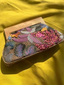 COM BORDADO BOLSOS ÚNICOS MEJOR Estilo bohemio Bordado Trabajo Mano Embrague Monederos Bolsos Diseño de fantasía Forro al por mayor - Product Image 4