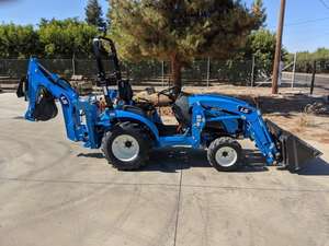 Tractor LS MT225S de la Mejor Calidad con Retroexcavadora, Tracción en las 4 Ruedas, Motor Diésel de 22 HP, Bomba para Construcción Agrícola - Product Image 6
