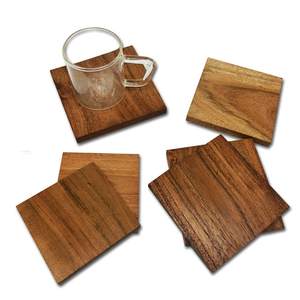 Dessous de verre carrés en bois de manguier gravés avec logo personnalisé Tapis et tampons carrés en bois au design personnalisé - Product Image 1