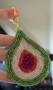 Llavero con Letra V de Cuentas de Colores Coral y Menta, Hecho a Mano con Cuentas de Semillas, Bordado, Anillo de Metal Dorado, Amuleto para Bolso, Regalos Personalizados - Product Image 3