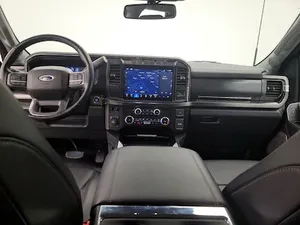 FORD F250 LARIAT 2024 USADO, Volante a la Izquierda/Derecha - Product Image 4