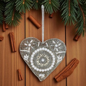 การออกแบบเครื่องประดับคริสต์มาสรูปหัวใจลูกปัดหลากสีทำด้วยมือของตกแต่งวันหยุด - Product Image 6