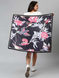 Foulards carrés en gros de qualité supérieure Tissu doux léger Accessoires de mode élégants Idéal pour un faible approvisionnement en quantité minimale de commande - Product Image 5