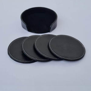 Sous-verres ronds en cuir originaux avec support Sous-verres en cuir pour boissons Ensemble de 4 sous-verres avec support pour table basse - Product Image 4