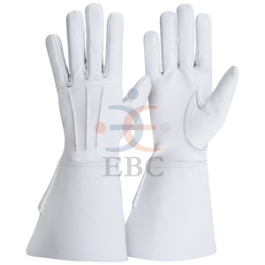 Guantes blancos de tres servicios de algodón con regulación para desfiles, eventos ceremoniales y ocasiones especiales, guantes de cuero de Pakistán - Product Image 2