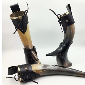 Cuerno de búfalo genuino indio, cuerno para beber, cuernos vikingos de estilo Animal con soporte de cuero, artículos religiosos a la venta en India a granel - Product Image 1