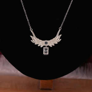 Pendentif personnalisé en forme de hibou bleu rond et radieux en or massif 18 carats utilisé pour toutes les occasions pour les femmes. - Product Image 5