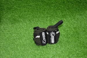 สายรัดข้อมือสำหรับยกน้ำหนัก ออกกำลังกาย ครอสเทรนนิ่ง ฟิตเนส พร้อมแผ่นรองนิ้วหัวแม่มือ ช่วยพยุงมือ - Product Image 2