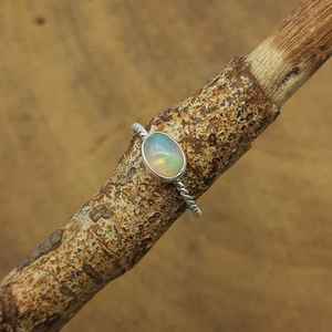 Opale Cabochon Gemstone Birthstone Ring Bijoux Bague en gros 925 Sterling Silver Twisted Wire Band Bohemian Dainty Ring - Product Image 1