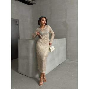 Vente en gros de jupes en plumes et paillettes pour femmes - Product Image 4