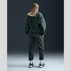 Sweat à capuche et pantalon zippés OEM pour femmes, poids lourd, avec marque personnalisée, vêtements de mode en polaire d'hiver ODM de qualité supérieure avec techniques brodées - Product Image 3