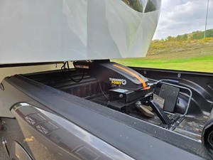 PROVEEDOR DE RAM 3500 USADA DEL AÑO 2018, CON REMOLQUE ULTRA LIGERO Rock Wood de 5ª Generación - Product Image 3