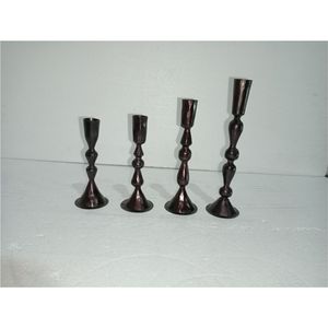 Bougeoir en fer forgé artisanal de style nordique |   Bougeoir élégant en métal noir mat pour bougies coniques, support à bougies - Product Image 2