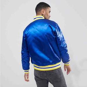Chaqueta universitaria personalizada al por mayor para hombre, chaqueta de béisbol tipo bombardero con cuello levantado, chaqueta con tejido de lana en blanco, manga con logotipo impreso - Product Image 3