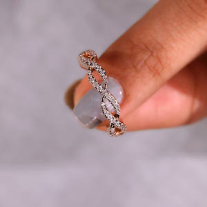 Alianza de boda de eternidad completa para mujer, anillo trenzado de diamante redondo cultivado en laboratorio, diseño antiguo único para la novia y ella - Product Image 3