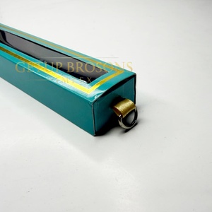 Caja personalizada de una sola ranura con un interior de espuma segura para pinzas, disponible en cada color, con logotipo personalizado en el empaque. - Product Image 4