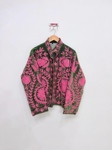 Chaqueta de Terciopelo Verde con Cuello Mandarín y Bordado Floral Rosa, Manga Larga, Ropa Exterior Informal para Adultos, Ropa de Otoño - Product Image 1