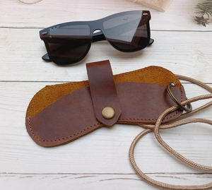 Vente en gros de lunettes de soleil vintage marron étui à lunettes en cuir fait main étui à lunettes support personnalisé spécial tour de cou - Product Image 2