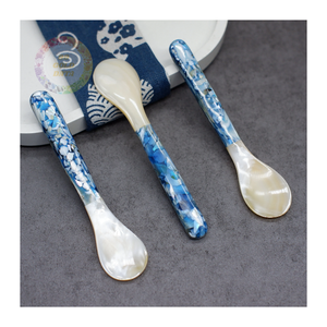 Unique Seashell Caviar Spoon - Natural Mother of Pearl Design for Luxurious Table Settings and Gift Ideas - Product Image 5