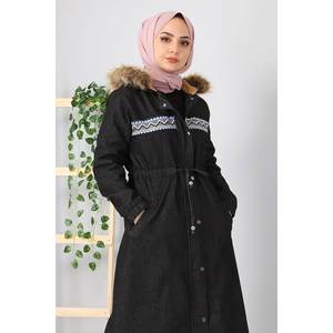 Chaqueta Larga de Mezclilla Bordada con Detalles Intrincados - Product Image 2